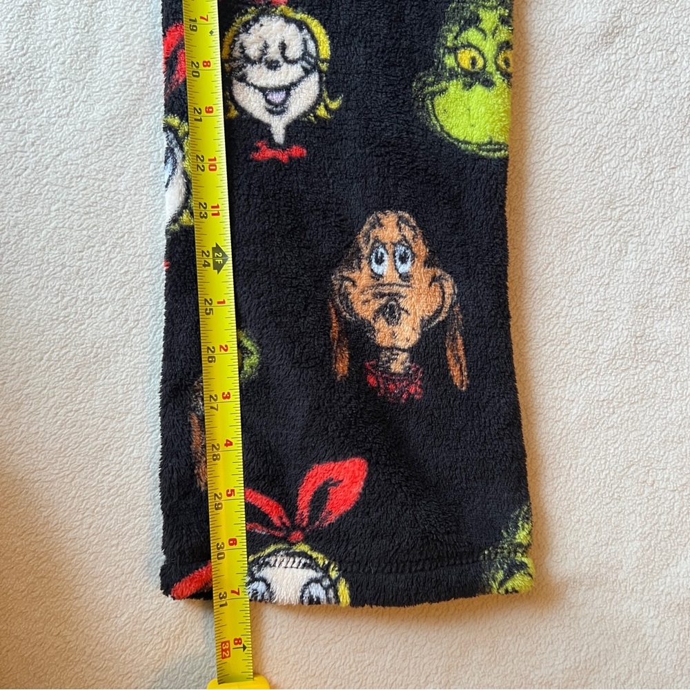 Dr. Seuss Pajama Pants Women's Size M Grinch & Cindy Lou Print Black - Picture 13 of 13
